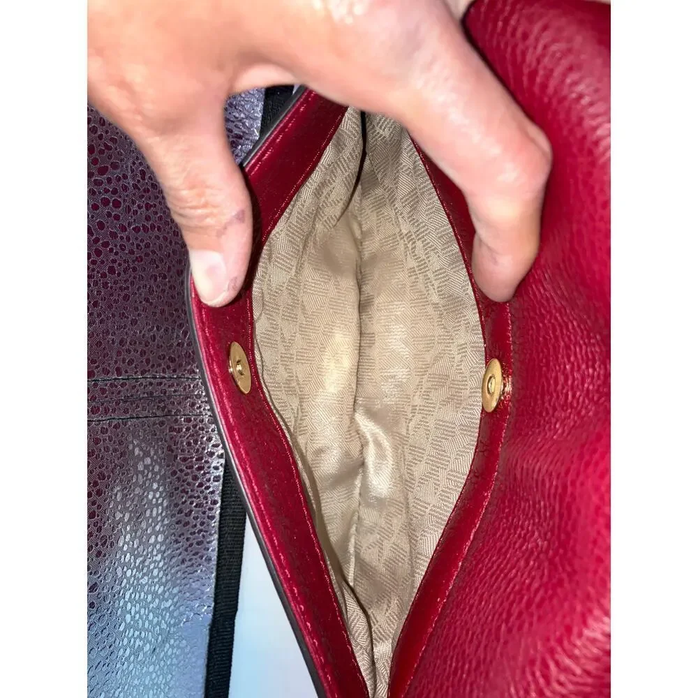 MICHAEL KORS, SMALL RED PEBBLED LEATHER CROSSBODY BAG